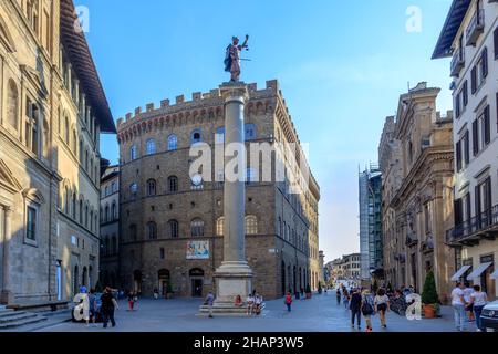 Piazza di Santa Trinità.Florence.Italie. Banque D'Images