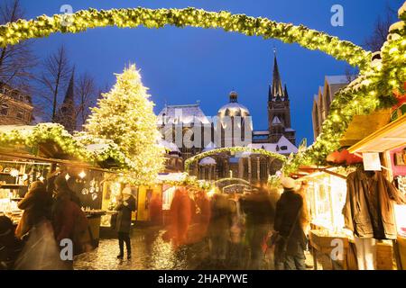 Marché de Noël, Aix-la-Chapelle, Rhénanie du Nord Westphalie, Allemagne Banque D'Images