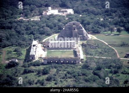 Uxmal Yucatan Mexique.12/27/1985.Image aérienne des ruines d'Uxmal Banque D'Images