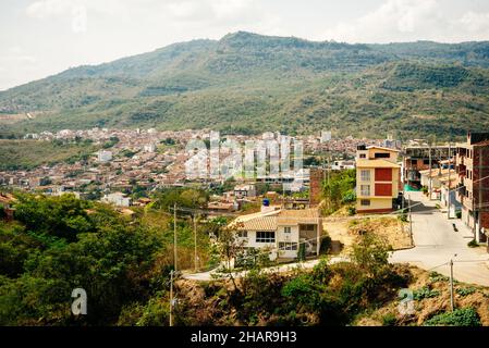 Point de vue sur la ville de San Gil depuis Cerro de la Cruz, Santander, Colombie.Photo de haute qualité Banque D'Images