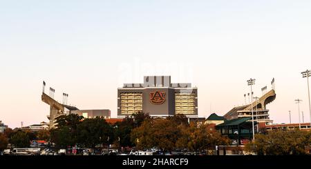 Auburn, AL - 12 novembre 2021 : le stade Jordan-Hare accueille l'équipe de football de l'Université Auburn Banque D'Images