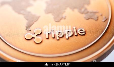 Macro-shot d'une monnaie de chiffrement de pièce de Ripple Banque D'Images