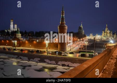 Moscou.Russie.La place Rouge.Le Kremlin.Tour Spasskaya.Fédération de Russie.Voyage en Russie.Heures sur la place Rouge.Carillons sur la tour Spassky.Cent Banque D'Images