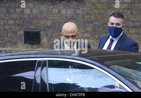 Sajid Javid, député, secrétaire d'État à la Santé, quitte Downing Street le 14th décembre 2021 Banque D'Images