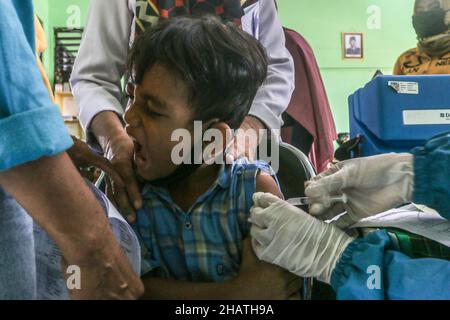 Vaccination Covid pour les étudiants et les enfants de la rue âgés de 6 à 11 ans Banque D'Images