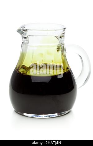 Huile de graines, huile de graines de citrouille, huile pour salade, Styrie, carafe,Vert, Autriche, typique, pot, huile,isolé, verre, debout, en option, liquide,transparent, blanc Banque D'Images