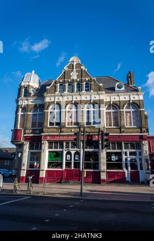 YE Olde Rose & Crown pub, Hoe Street, Walthamstow, Londres, Angleterre,ROYAUME-UNI Banque D'Images