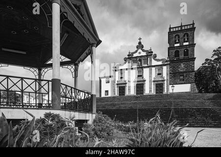 Monochrome, Église de Nossa Senhora da Estrela, Ribeira Grande, île de Sao Miguel, Açores, Portugal Banque D'Images