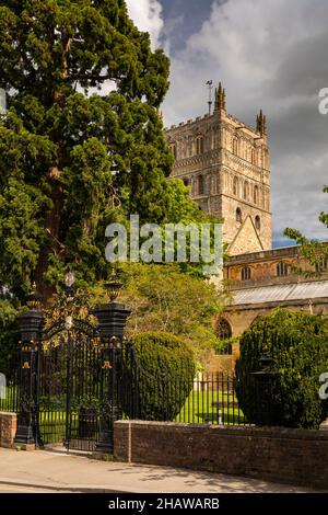 Royaume-Uni, Angleterre, Gloucestershire, Tewkesbury, Church Street,Église de l'Abbaye Banque D'Images