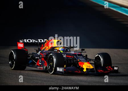 11 PEREZ Sergio (mex), Red Bull Racing Honda, action lors des 2021 essais post-saison du 14 au 15 décembre 2021 sur le circuit Yas Marina, à Yas Island, Abu Dhabi - photo: Antonin Vincent/DPPI/LiveMedia Banque D'Images