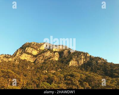 Une montagne dans la forêt de Kabak Mugla Turquie Banque D'Images