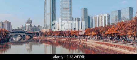 Vue d'automne du pont Anshun à Chengdu, Sichuan, Chine Banque D'Images