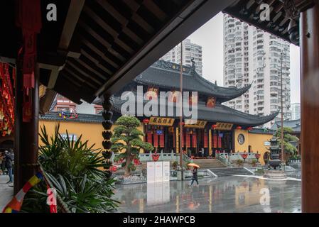 Chine, shanghai, 02-07-2021.Le temple de Bouddha de Jade est un temple bouddhiste de Shanghai avec deux statues de Bouddha de jade importées à Shanghai du Myanmar Banque D'Images