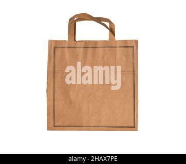 Sac de papier artisanal isolé sur fond blanc.Emballage en pâte à papier brun Kraft pour le shopping écologique. Banque D'Images