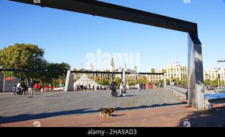 Jardins de Moll de la Fusta à Barcelone, Catalogne, Espagne, Europe Banque D'Images