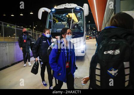 Barcelone, Espagne.15th décembre 2021.Barcelone, Espagne, décembre 15th l'équipe HB Koge arrive au stade avant le match de football de l'UEFA Womens Champions League entre Barcelone et HB Koge au stade Johan Cruyff de Barcelone, Espagne.Rama Huerta crédit: SPP Sport presse photo./Alamy Live News Banque D'Images