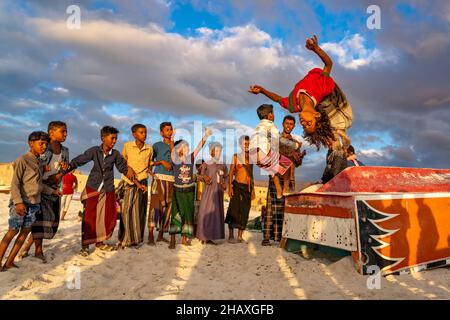 Enfants pauvres mais heureux sur l'île de Socotra, Yémen, 22 octobre 2021.(CTK photo/Ondrej Zaroba) Banque D'Images