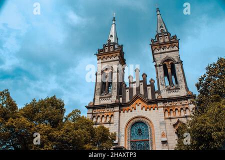 La cathédrale de la mère de Dieu, la cathédrale orthodoxe géorgienne, l'église néo-gothique à Batumi, Géorgie Banque D'Images