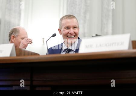 Scott Kirby, PDG d'United Airlines, témoigne lors d'une audience de surveillance du Sénat sur le commerce, la science et le transport à Capitol Hill, à Washington, DC, le mercredi 15 décembre 2021.Crédit : Tom Brenner/Pool via CNP/MediaPunch Banque D'Images