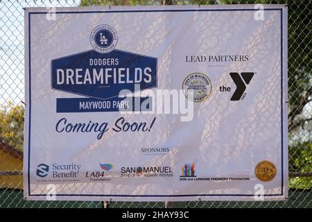 Un panneau à la cérémonie d'inauguration des Dodgers Dreamfield au parc Maywood.Le projet dans le sud-est de Los Angeles comprendra la remise à neuf d'un champ et Banque D'Images