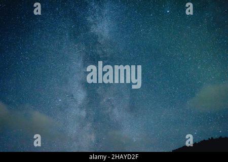 Photo de la voie lactée avec des étoiles brillantes dehors à Bodo en Norvège du nord Banque D'Images