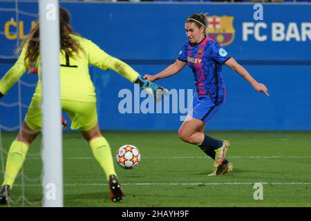 15th décembre 2021 ; Johan Cruyff Stadium, Barcelone, Espagne : champions de football féminin, FC Barcelone versus HB Koge : Caldentey Banque D'Images