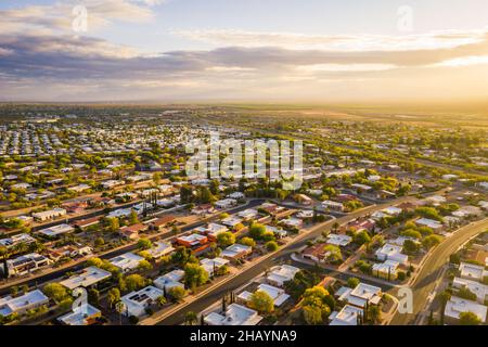 Lever du soleil à Green Valley, Arizona, une communauté populaire de retraite Banque D'Images