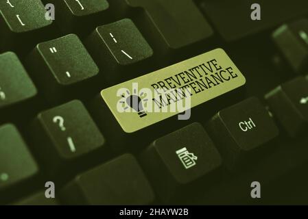 Maintenance préventive de l'affichage conceptuel.Présentation de l'entreprise éviter la panne effectuée pendant que l'ordinateur fonctionne toujours Télécharger des documents concept, télécharger Banque D'Images