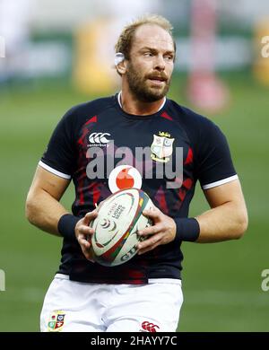 Photo du dossier datée du 31-07-2021 du capitaine des Lions britanniques et irlandais Alun Wyn Jones, qui a été nommé capitaine des Lions lors de leur tournée en Afrique du Sud.Sam Simmonds et Bundee Aki ont été nommés dans une équipe de 37 hommes mais il n'y avait pas de place pour le capitaine irlandais Johnny Sexton.Date d'émission : jeudi 16 décembre 2021. Banque D'Images