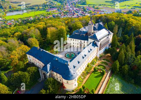 Vue imprenable sur le château médiéval de Zbiroh Banque D'Images