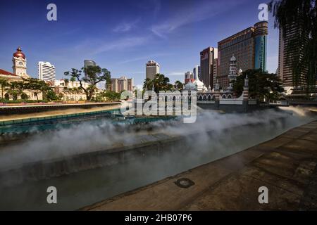 Rivière de la vie près de la mosquée Jamek, Kuala Lumpur Banque D'Images