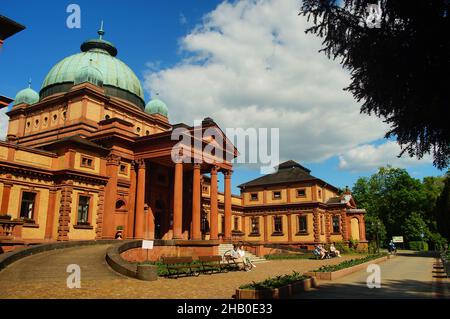 BAD HOMBURG, ALLEMAGNE - 30 mai 2021: Le Kaiser-Wilhelms-Bad à Bad Homburg, Hesse, Allemagne.Un centre de remise en forme a ouvert ses portes en 1890. Banque D'Images