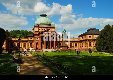 BAD HOMBURG, ALLEMAGNE - 30 mai 2021: Le Kaiser-Wilhelms-Bad à Bad Homburg, Hesse, Allemagne.Un centre de remise en forme a ouvert ses portes en 1890. Banque D'Images