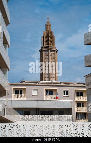 Le Havre, France - 29 juillet 2021 : le clocher de l'église moderne de Saint Joseph Banque D'Images