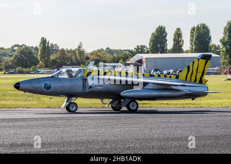 Foland Gnat F1 G-SLYR effectuant sa première course de taxi publique après restauration.Rare avion de chasse à North Weald.Chris Heames pilote Banque D'Images