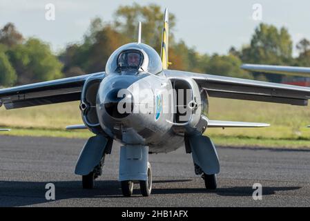 Foland Gnat F1 G-SLYR effectuant sa première course de taxi publique après restauration.Rare avion de chasse à North Weald.Chris Heames pilote Banque D'Images