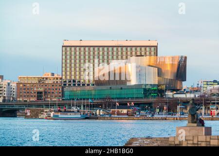 Stockholm, Suède - 26 décembre 2018 : vue panoramique de la ville avec la gare centrale de Stockholm, le remblai de la baie Riddarfjarden et le Banque D'Images