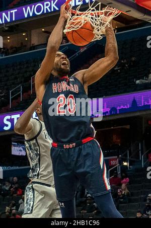 WASHINGTON, DC - DÉCEMBRE 15: Le garde de Howard Bison Randall Bruant (20) le lance lors d'un match de basket-ball entre les Hoyas de Georgetown et t Banque D'Images