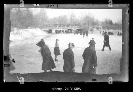 Patinage, Prospect Park, Brooklyn, George Bradford Brainerd, cuisine américaine,1845-1887, Collodion argent verre humide plaque négative, env.1872-1887 Banque D'Images