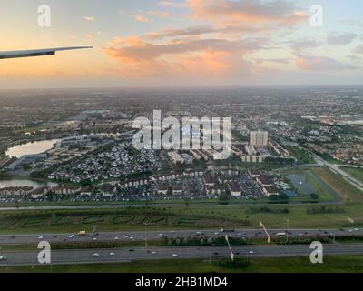 Miami, États-Unis.16th décembre 2021.(NOUVEAU) vue aérienne de la ville de Miami .16 décembre 2021, Miami, Floride, États-Unis: La vue aérienne de la ville de Miami près de l'aéroport international de Miami le jeudi matin (16).Credit: Niyi Fote /Thenews2 (Foto: Niyi Fote/TheNews2/Zumapress) (Credit image: © Niyi Fote/TheNEWS2 via ZUMA Press Wire) Banque D'Images