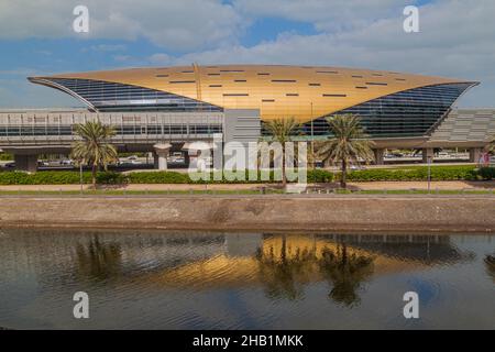 Vue sur une station de métro à Dubaï, Émirats arabes Unis Banque D'Images