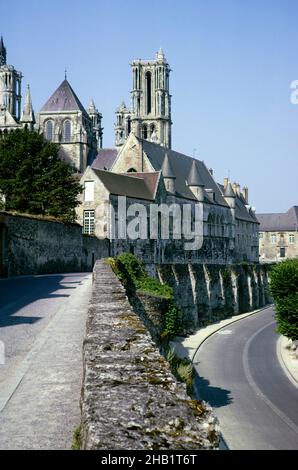 Cathédrale notre-Dame de Laon, Laon, Picardie, France 1976 Banque D'Images