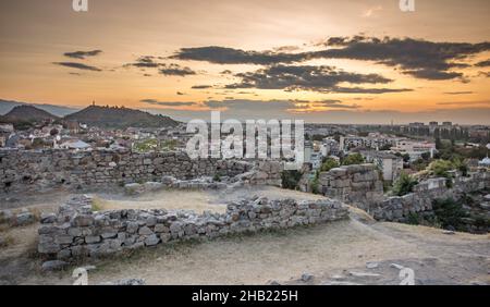 Coucher de soleil sur Plovdiv Bulgarie.en raison de ces collines, Plovdiv est souvent appelé en Bulgarie comme «la ville des sept collines Banque D'Images