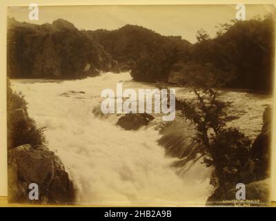 Aratiatia Rapids, Nouvelle-Zélande, Josiah Martin, Nouvelle-Zélande, né en Angleterre,1843-1916, Gelatin Silver photographie, ca.1900, 6 × 8 po, 15,2 × 20,3 cm Banque D'Images