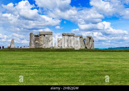 Comté de WILTSHEE, GRANDE-BRETAGNE - 14 MAI 2014 : Stohenenge est l'un des sites archéologiques les plus célèbres au monde. Banque D'Images