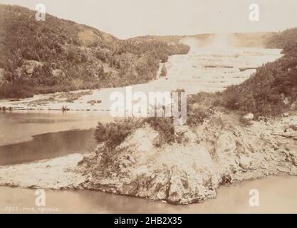 Pink Terrace, studio Burton Brothers, studio de photographie, 1880s, Dunedin,photographie en noir et blanc Banque D'Images