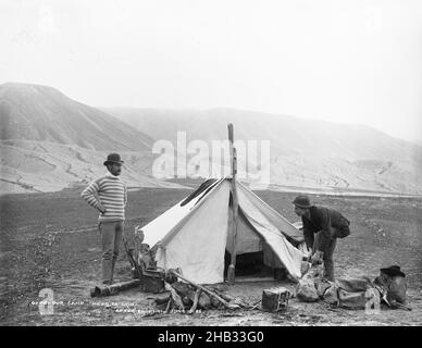 Notre camp, près de te Ariki, après l'éruption juin 10 1886, Burton Brothers studio, studio de photographie, 1886, Nouvelle-Zélande,processus de préparation de plaques sèches en gélatine Banque D'Images