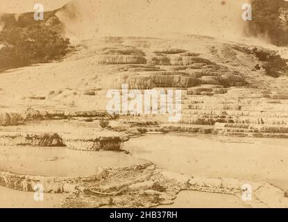 White Terrace - Rotomahana, studio Burton Brothers, studio de photographie, vers 1882, Dunedin,photographie en noir et blanc Banque D'Images