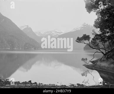 Southwest Arm, Middle Fiord, Lake te Anau, Burton Brothers studio, studio de photographie,1889, Dunedin, préparation de la plaque sèche en gélatine Banque D'Images