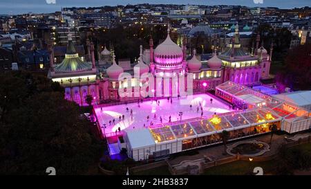 Vue aérienne Royal Pavillion patinoire, Brighton 2021 Banque D'Images